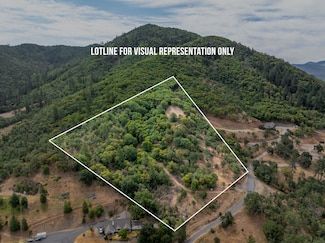 5525 Red Tail Ln, Rogue River, OR 97525