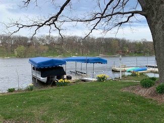 9697 N Blackhawk Dr, Edgerton, WI 53534