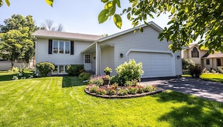 1007 Savannah Rd, Saint Paul, MN 55123