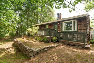 1 Pine Hill Rd, Cape Neddick, ME 03902
