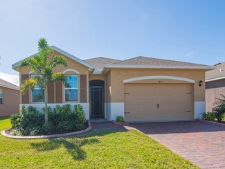 2433 Crowned Eagle Cir SW, Vero Beach, FL 32968