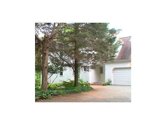 65 Thomas Anthony Rd, Saunderstown, RI 02874