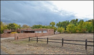 306 Tyler Rd NW, Los Ranchos, NM 87107