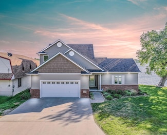 5220 Navajo St, Council Bluffs, IA 51501