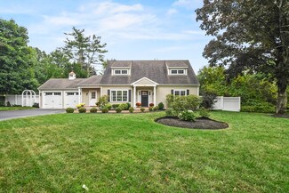 54 Cushing St, Hingham, MA 02043