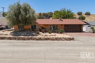 8318 Southlake Dr, Lake Isabella, CA 93240