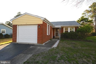 27 Moccasin Dr, Whiting, NJ 08759