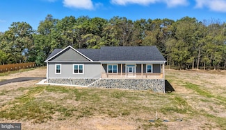 607 Slonaker Ln, Martinsburg, WV 25405