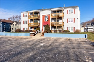 555 Diamond Hill Rd Unit 204, Woonsocket, RI 02895