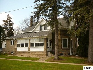 321 E Grove St, Parma, MI 49269