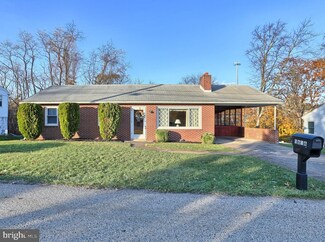 5616 Devon Dr, Harrisburg, PA 17112