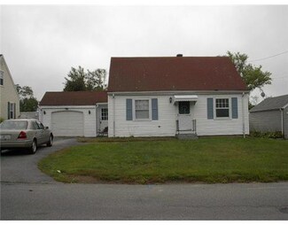30 Fatima Dr, Bristol, RI 02809