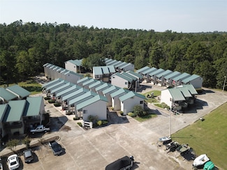 119 Bass Boat Village, Huntsville, TX 77320