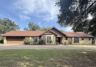 133 Champions Dr, Rockdale, TX 76567