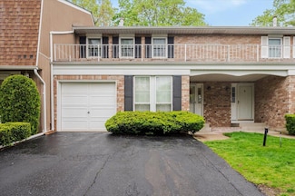 121 Terrace Ct, Woodbury, NY 11797