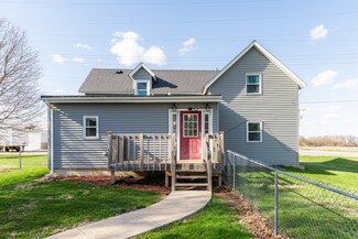 307 Cartwright Ave, Ashton, IL 61006