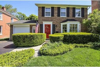 5 Salem Ln, Evanston, IL 60203