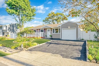 112 Cleveland St, Bay Shore, NY 11706
