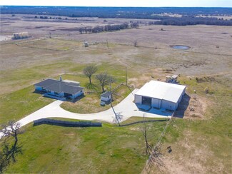 3914 Alamo Rd, Bowie, TX 76230