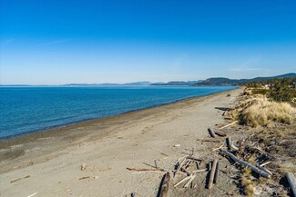 4689 Surfcrest Dr, Oak Harbor, WA 98277