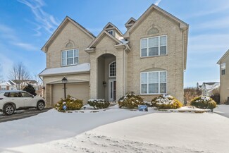 5104 Hawkwood Ct Unit 8, Carpentersville, IL 60110