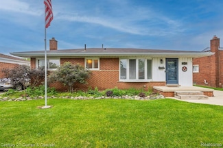 1894 Pinetree Dr, Trenton, MI 48183