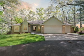 4123 Wildwood Dr, Allegan, MI 49010