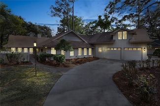 25 Willow Oak Rd W, Hilton Head Island, SC 29928