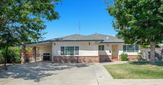 85 Acacia Dr, Sanger, CA 93657