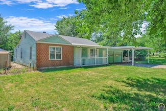 2521 SW Sunset Rd, Topeka, KS 66614