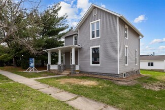 436 18th St, Marion, IA 52302