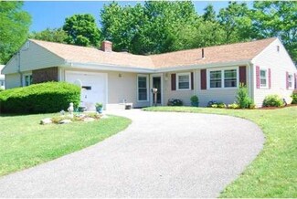 39 Mosman St, West Newton, MA 02465