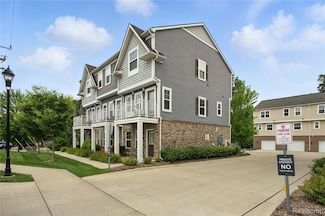 3317 Parkways Blvd, Auburn Hills, MI 48326