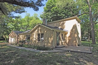 1212 Park Ln, Spring Grove, IL 60081