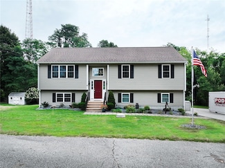 8 Kingston St, Johnston, RI 02919
