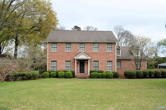 2816 Hunterwood Dr SE, Decatur, AL 35603