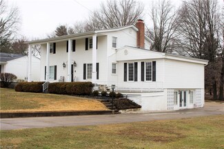 4698 Verona St NW, Warren, OH 44483