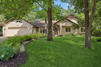14991 Williamsburg Ct, Eden Prairie, MN 55347