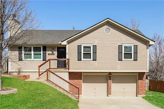 1218 SW Stockman Ct, Grain Valley, MO 64029