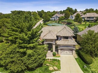 5665 Glen Oaks Point, West Des Moines, IA 50266