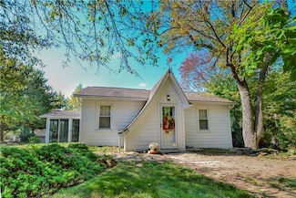 67 Crescent Dr, Findlay Township, PA 15026