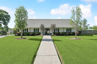 313 Sarah Victoria Dr, Belle Chasse, LA 70037