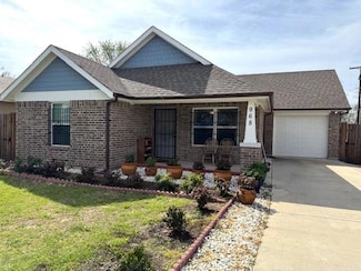 968 E Allen Ave, Fort Worth, TX 76104