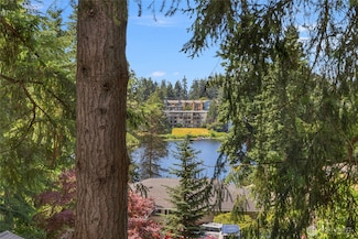 13573 Linden Ave N Unit 302, Seattle, WA 98133