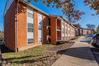 1951 Greenpoint Dr Unit 204, Saint Louis, MO 63122