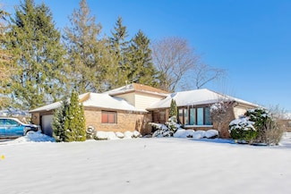 749 Old Farm Rd, Matteson, IL 60443