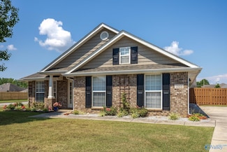 201 Summer Cove Cir NW, Madison, AL 35757