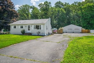 36 Beaver Brook Ln, Denville, NJ 07834