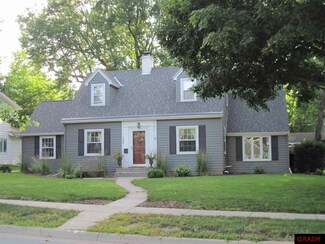 122 Shadywood Ave, Mankato, MN 56001