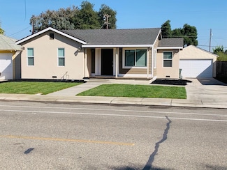 2118 6th St, Hughson, CA 95326